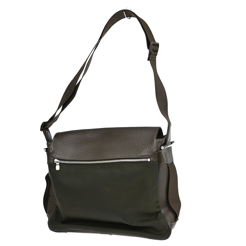 Louis Vuitton Viktor Messenger Bag Taiga Leather Brown Leather Shoulder Bag