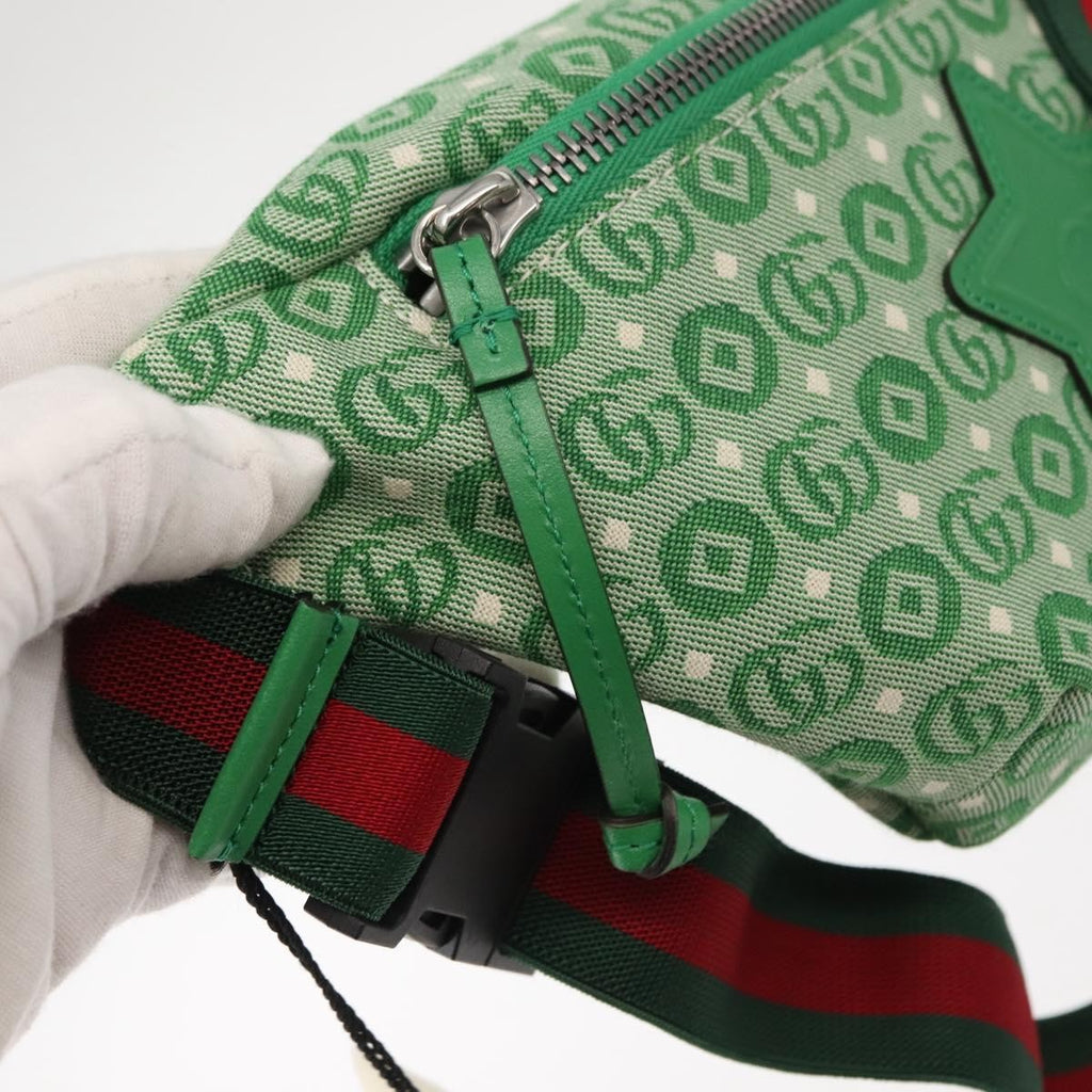 Gucci Waist Pouch Belt Bag Gg Canvas Green Canvas Clutche & Pouche Bag (Pre-Owned)