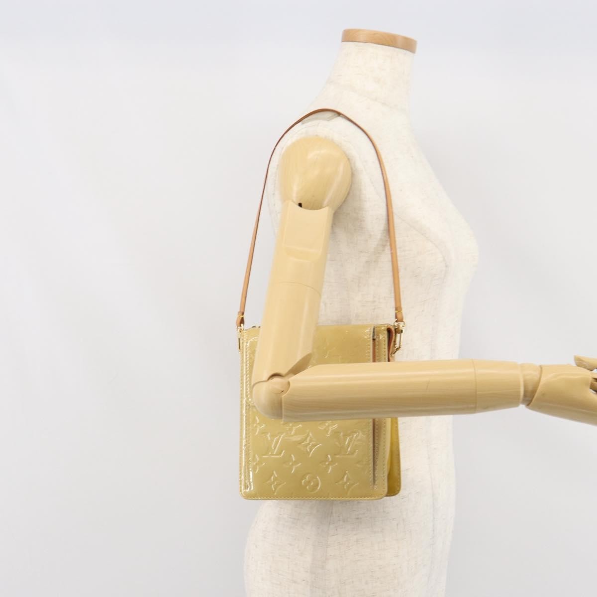 Louis Vuitton Mott Handbag Monogram Vernis Beige Patent_Leather Clutche & Pouche Bag