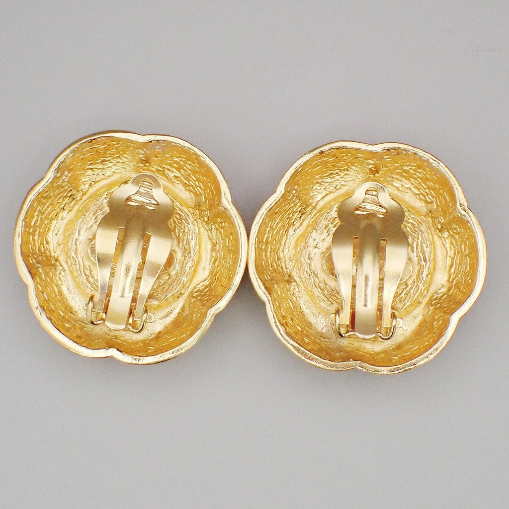 Chanel Vintage Cc Flower Clip-On Earrings Imitation Pearls In Gold Plated Gold Gold_Plated Earrings Jewelry