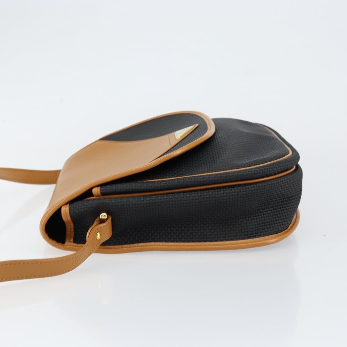 Saint Laurent Vintage Shoulder Bag Leather Beige Leather Shoulder Bag Bag (Pre-Owned)