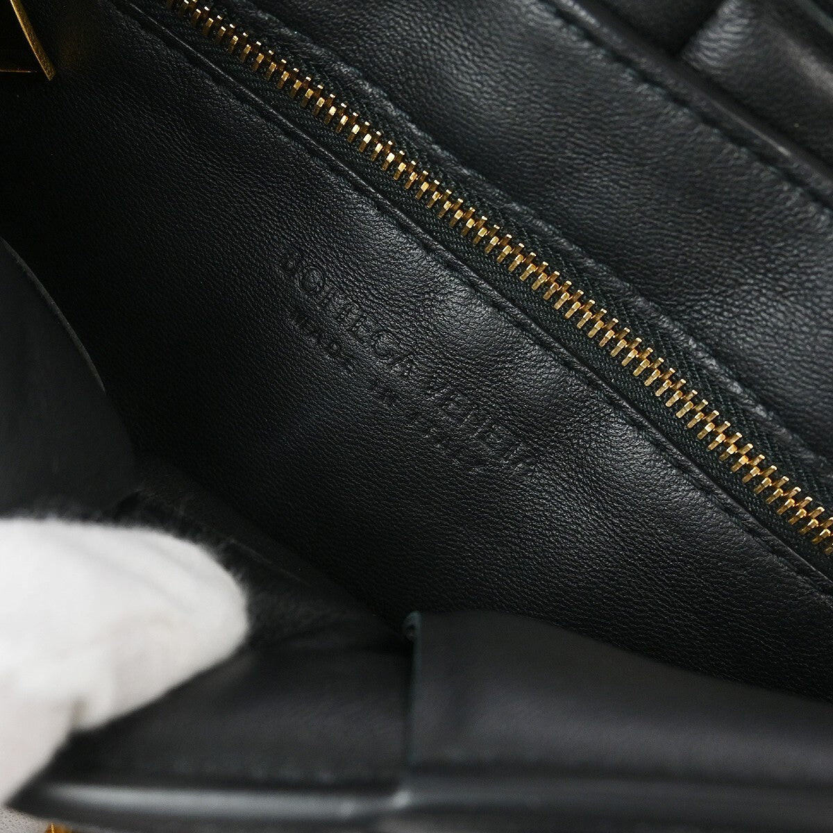 Bottega Veneta Cassette Chain Crossbody Bag Padded Maxi Intrecciato Leather Black Leather Shoulder Bag Bag