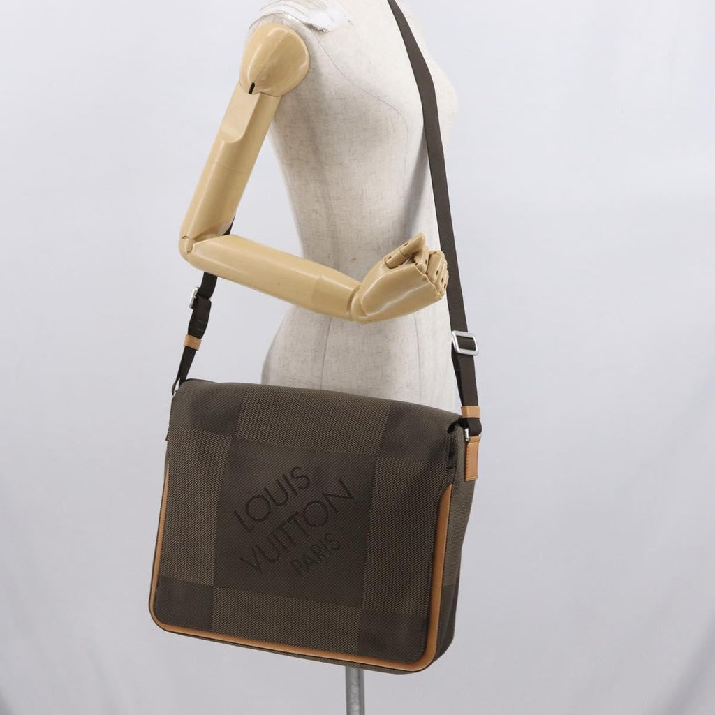 Louis Vuitton Terre Messenger Bag Damier Geant Canvas Brown Canvas Shoulder Bag