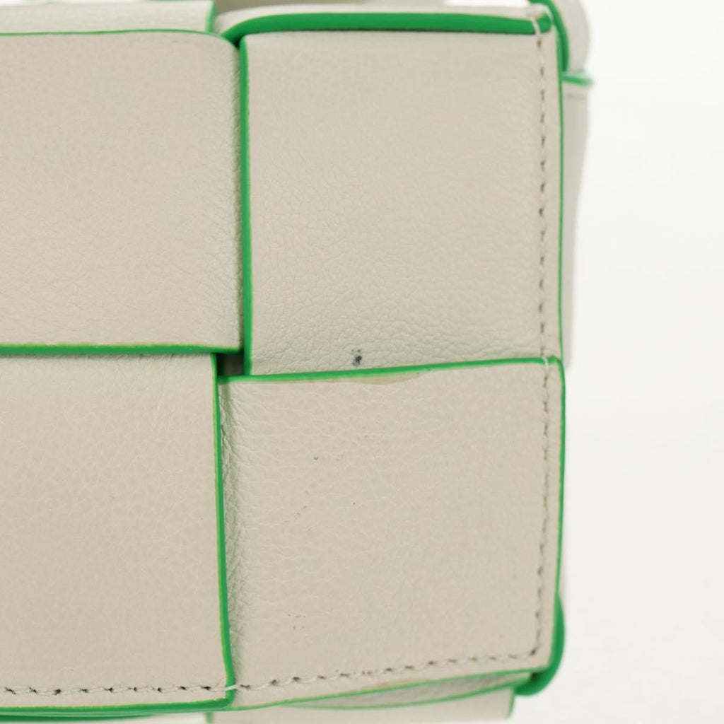 Bottega Veneta Cassette Crossbody Bag Maxi Intrecciato Leather White Leather Shoulder Bag Bag