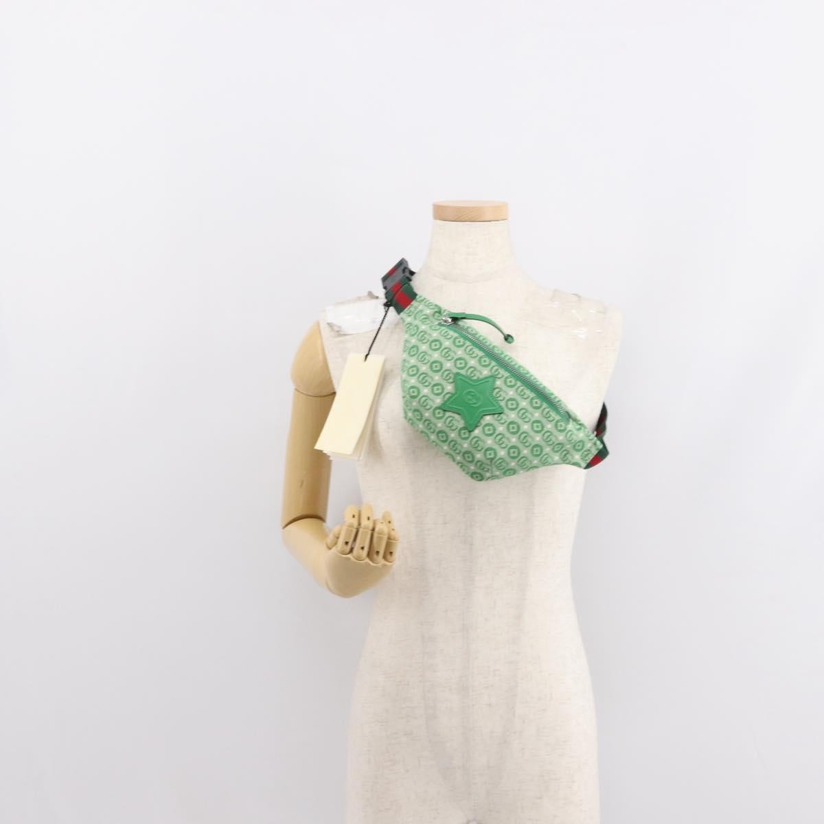 Gucci Waist Pouch Belt Bag Gg Canvas Green Canvas Clutche & Pouche Bag (Pre-Owned)
