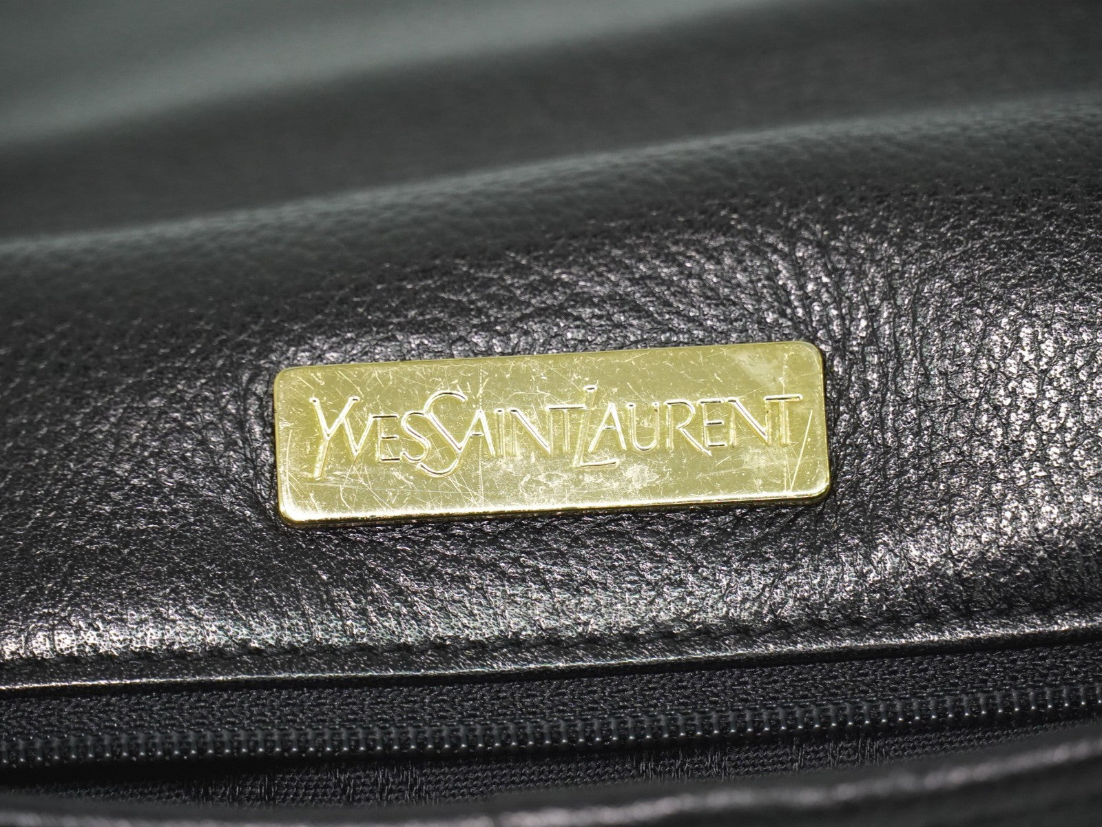 Saint Laurent Vintage Shoulder Bag Leather Black Leather Shoulder Bag Bag (Pre-Owned)
