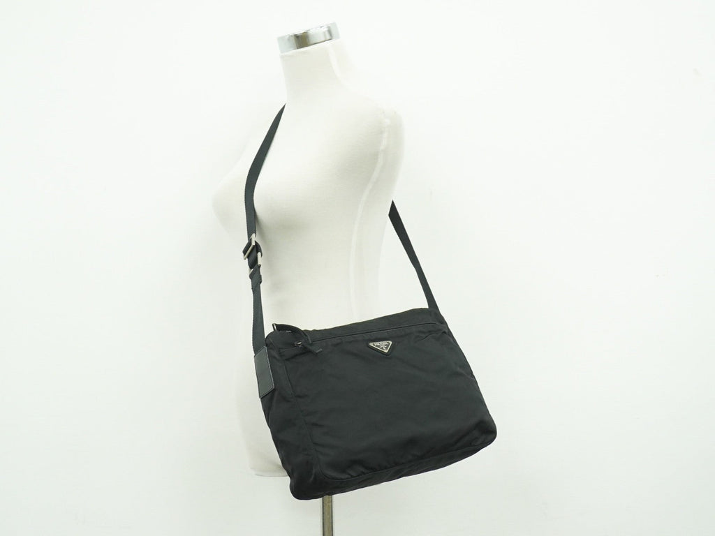 Prada Front Zip Messenger Bag Tessuto Black Nylon Shoulder Bag Bag