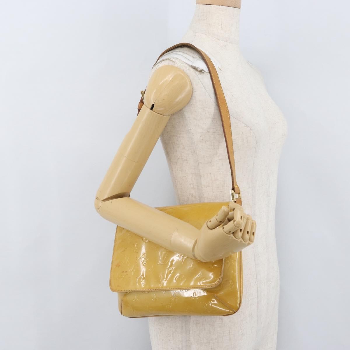 Louis Vuitton Thompson Street Handbag Monogram Vernis Beige Patent_Leather Shoulder Bag