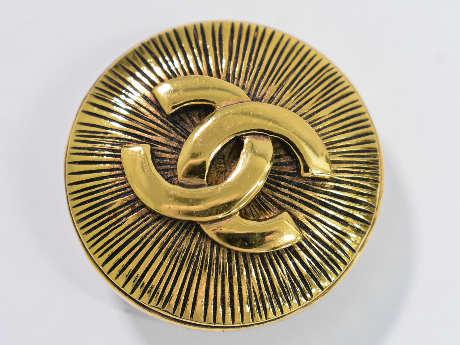 Chanel Cc Brooch Metal Gold Gold_Plated Brooch Jewelry