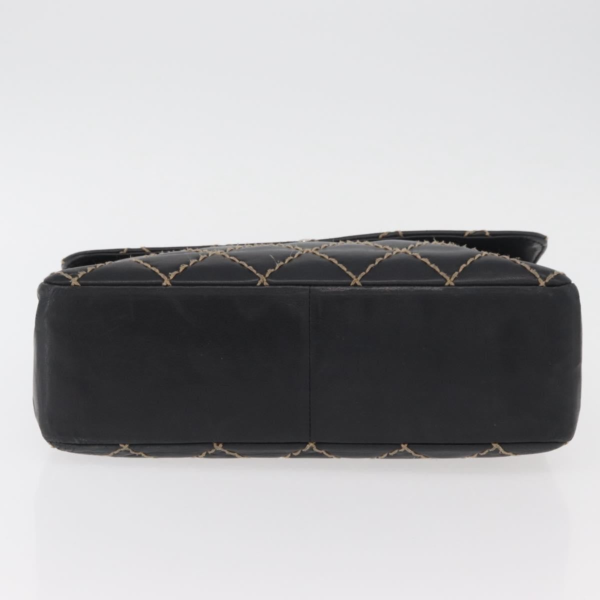 Chanel Chanel Matelassé Cuir Noir Black Leather Black Leather Handbag