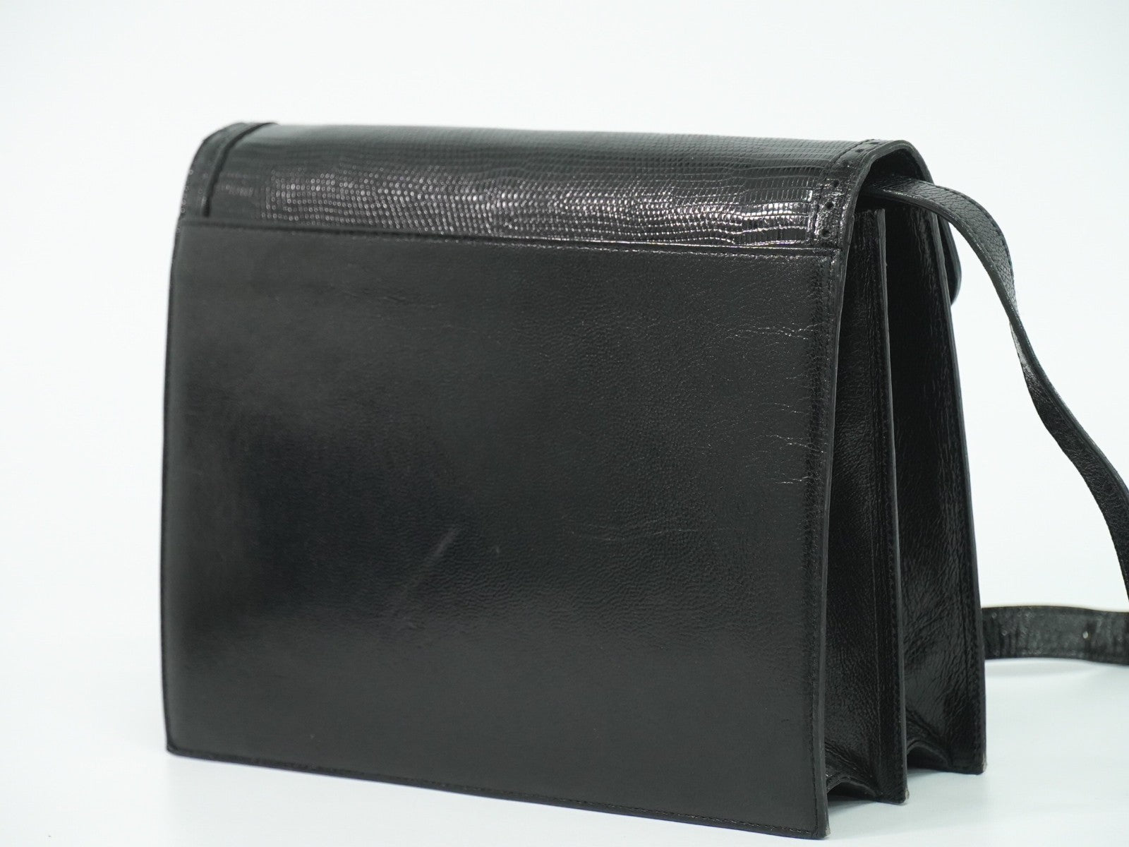 Saint Laurent Vintage Shoulder Bag Leather Black Leather Shoulder Bag Bag (Pre-Owned)
