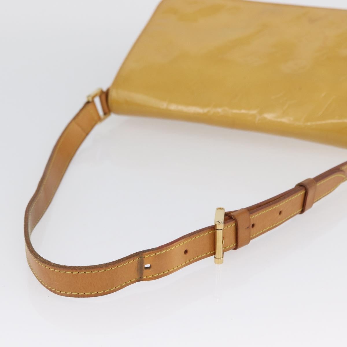 Louis Vuitton Thompson Street Handbag Monogram Vernis Beige Patent_Leather Shoulder Bag