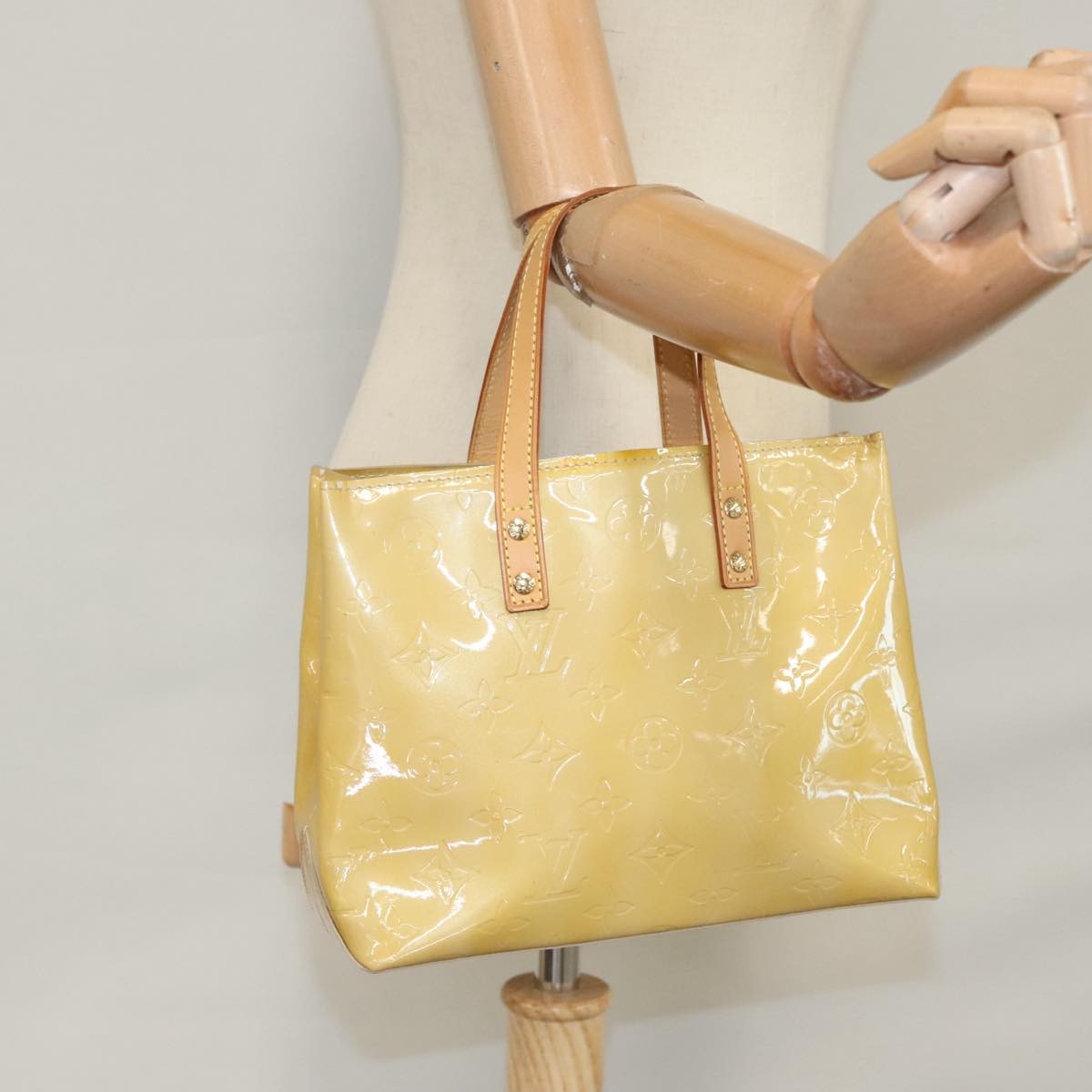 Louis Vuitton Reade Handbag Monogram Vernis Beige Patent_Leather Handbag