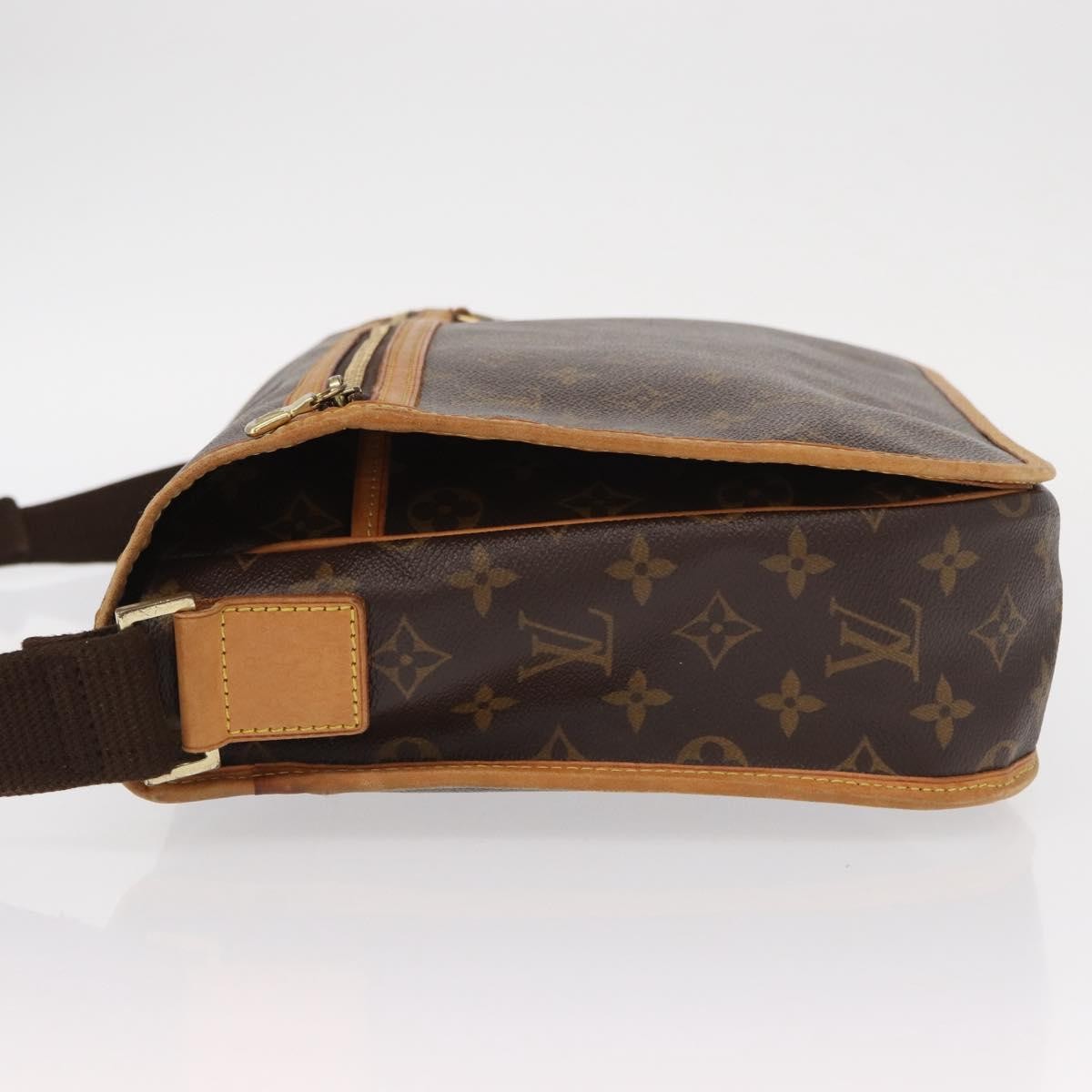 Louis Vuitton Bosphore Messenger Bag Monogram Canvas Brown Canvas Shoulder Bag