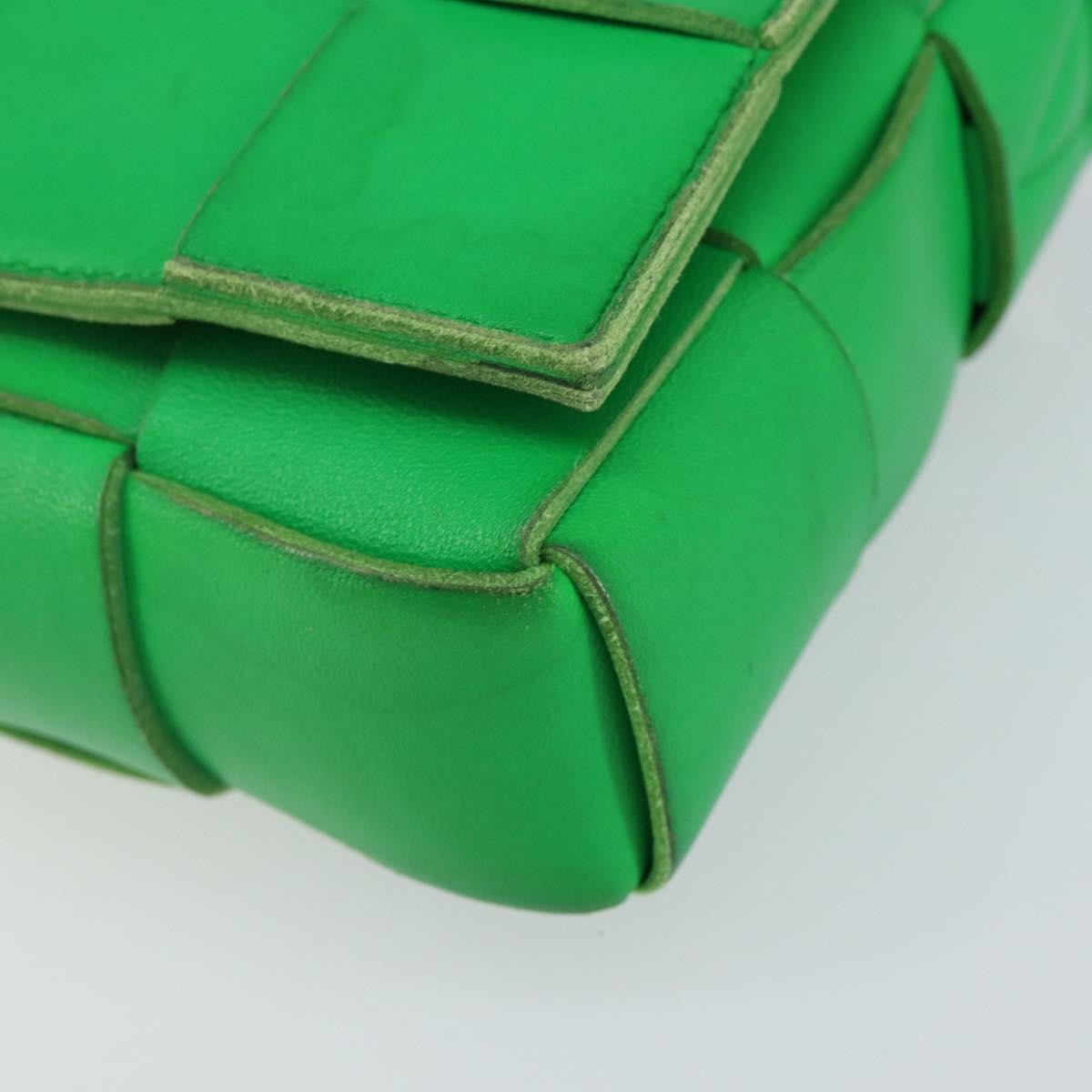 Bottega Veneta Cassette Crossbody Bag Maxi Intrecciato Leather Green Leather Bag