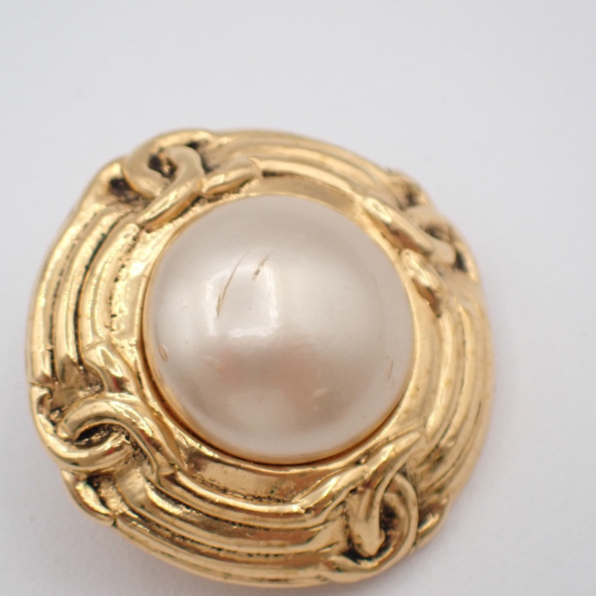 Chanel Vintage Round Clip-On Earrings Metal With Faux Pearl Gold Gold_Plated Earrings Jewelry
