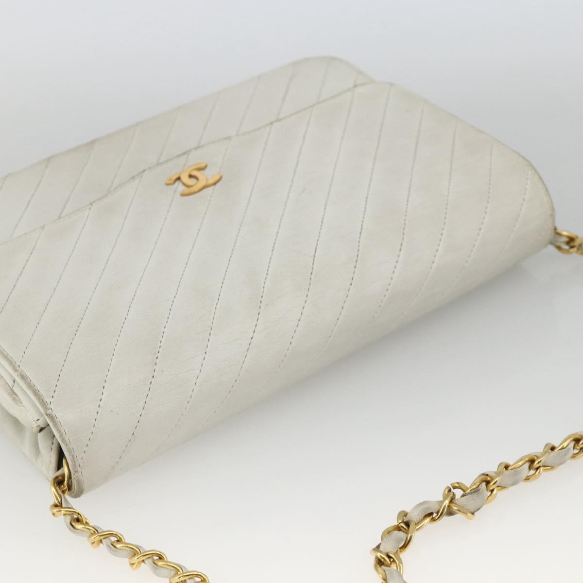Chanel Matelasse Chain Shoulder Bag Leather White Leather Shoulder Bag Bag