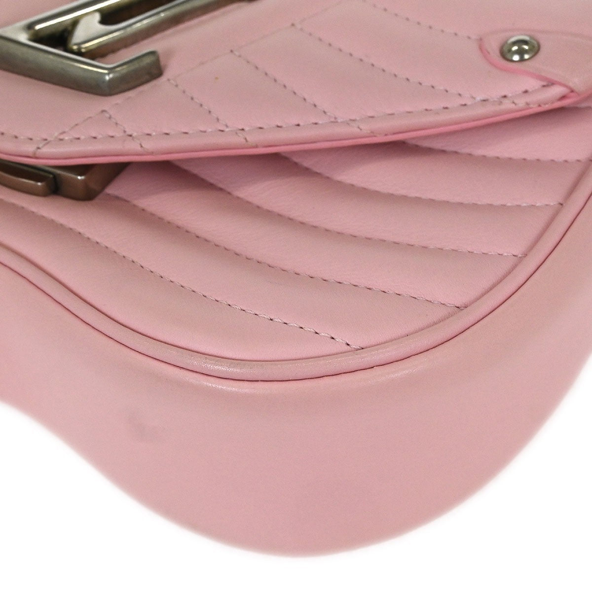 Louis Vuitton New Wave Chain Bag Quilted Leather Pink Leather Shoulder Bag