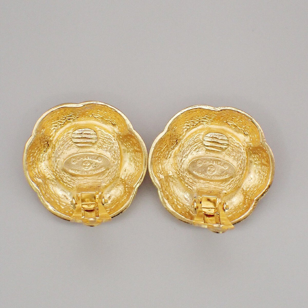 Chanel Vintage Cc Flower Clip-On Earrings Imitation Pearls In Gold Plated Gold Gold_Plated Earrings Jewelry