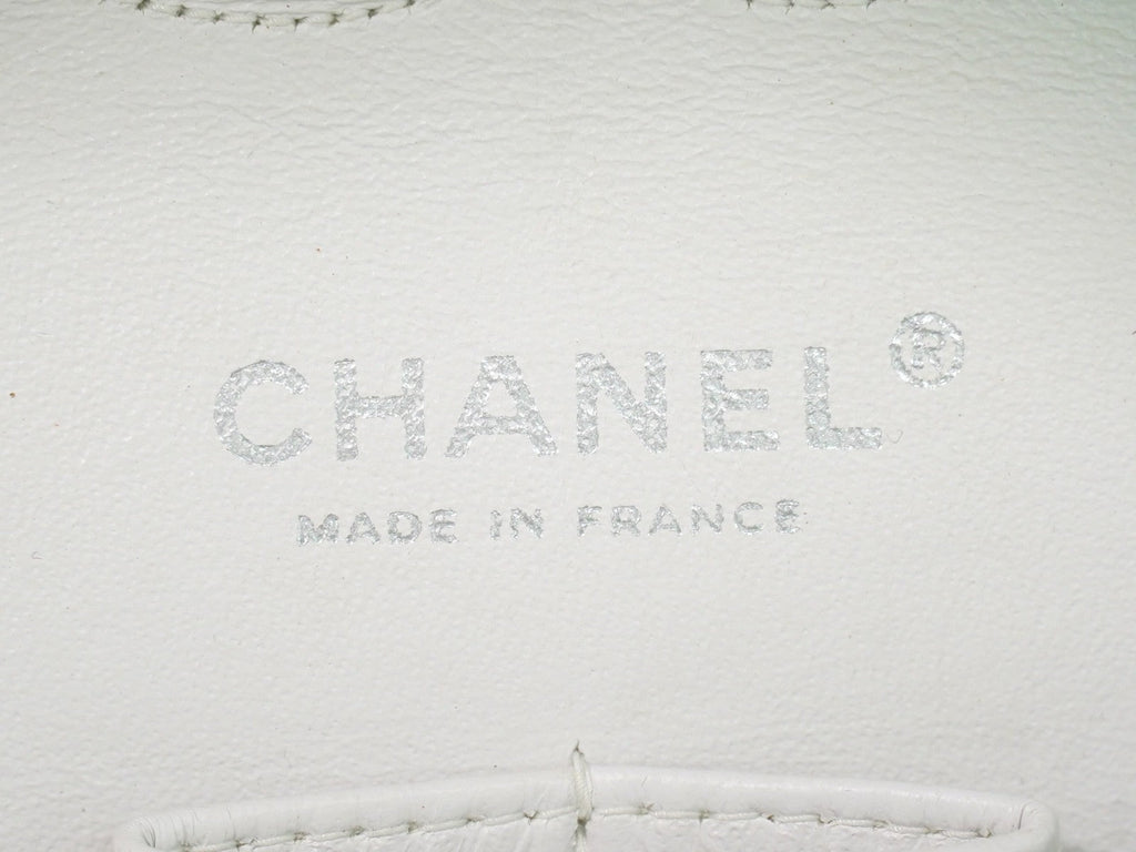 Chanel Timeless - Classic Double Flap Bag Quilted Tweed White Tweed Handbag