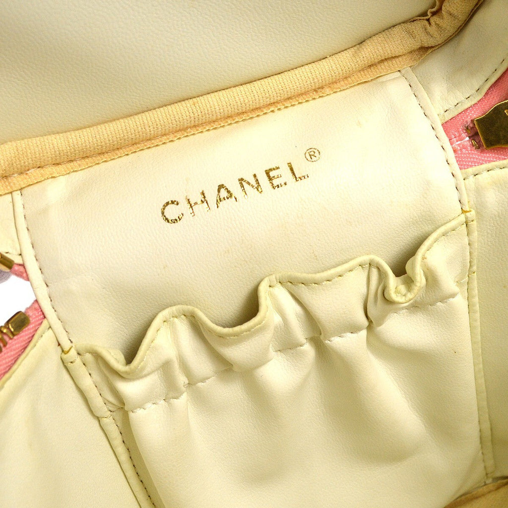 Chanel Vintage Timeless Cosmetic Case Caviar Pink Leather Clutche & Pouche Bag