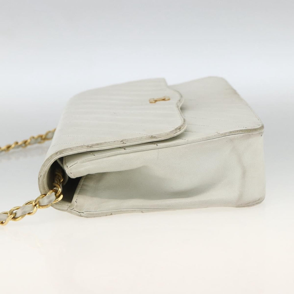 Chanel Matelasse Chain Shoulder Bag Leather White Leather Shoulder Bag Bag