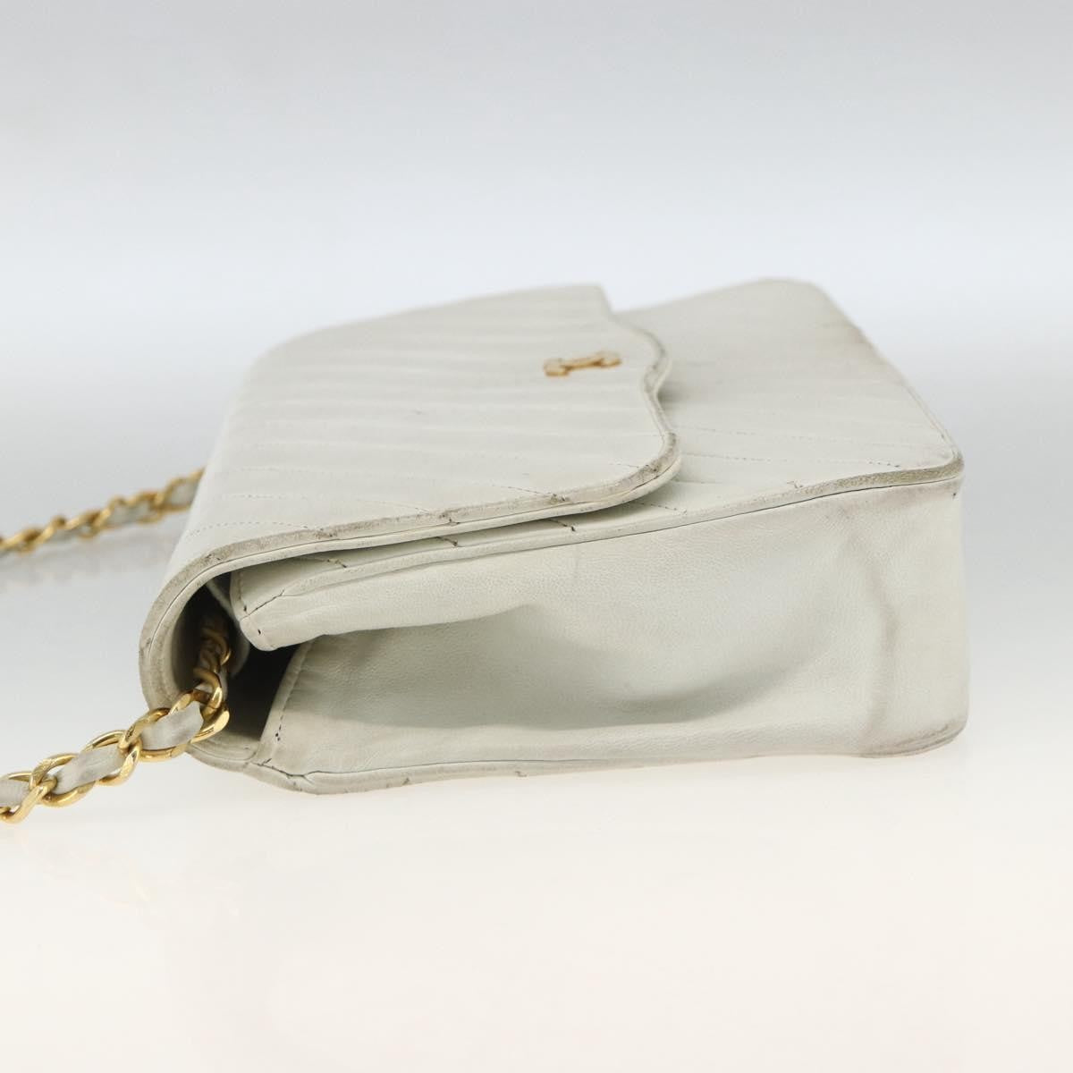 Chanel Matelasse Chain Shoulder Bag Leather White Leather Shoulder Bag Bag