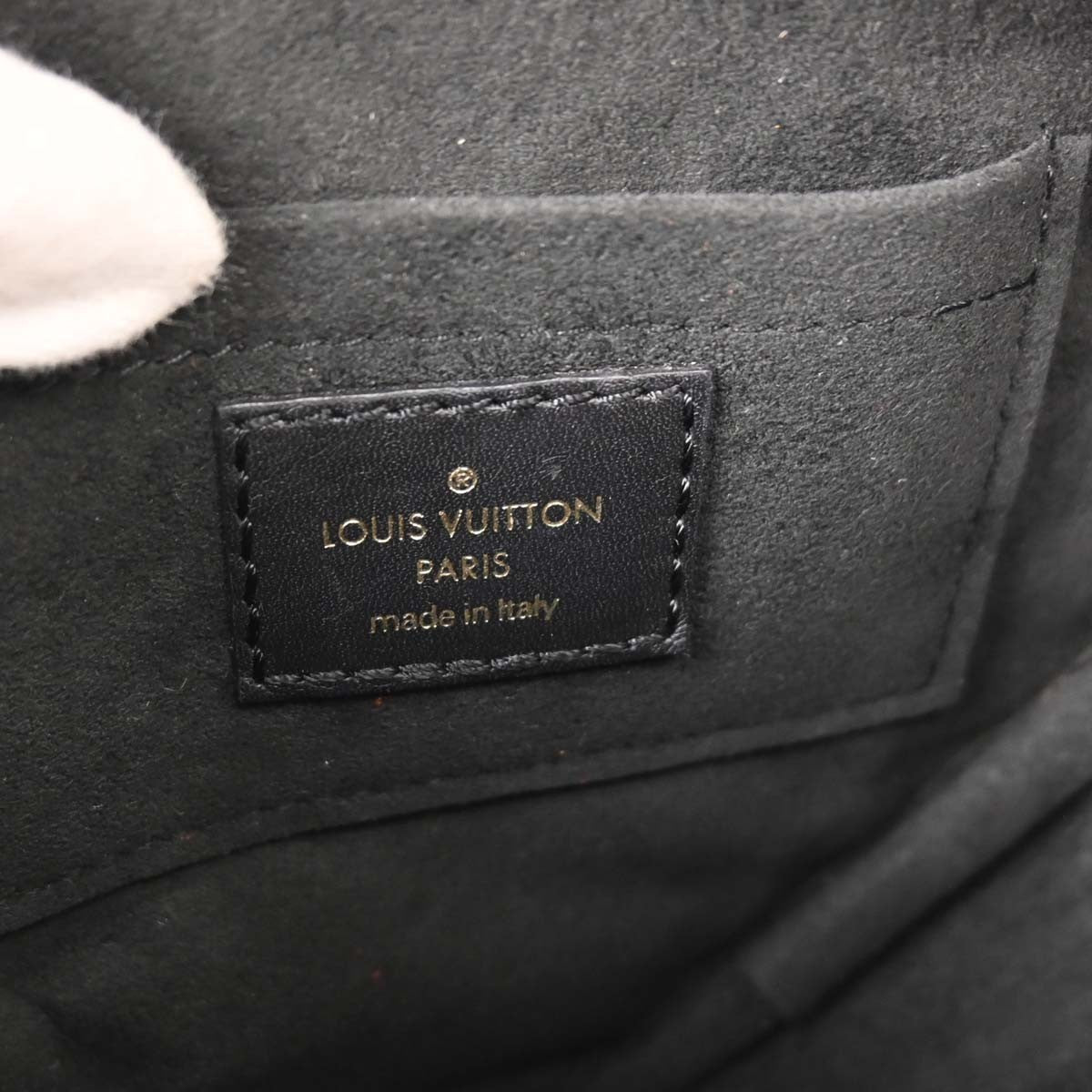 Louis Vuitton New Wave Heart Crossbody Bag Quilted Leather Black Leather Crossbody Bag