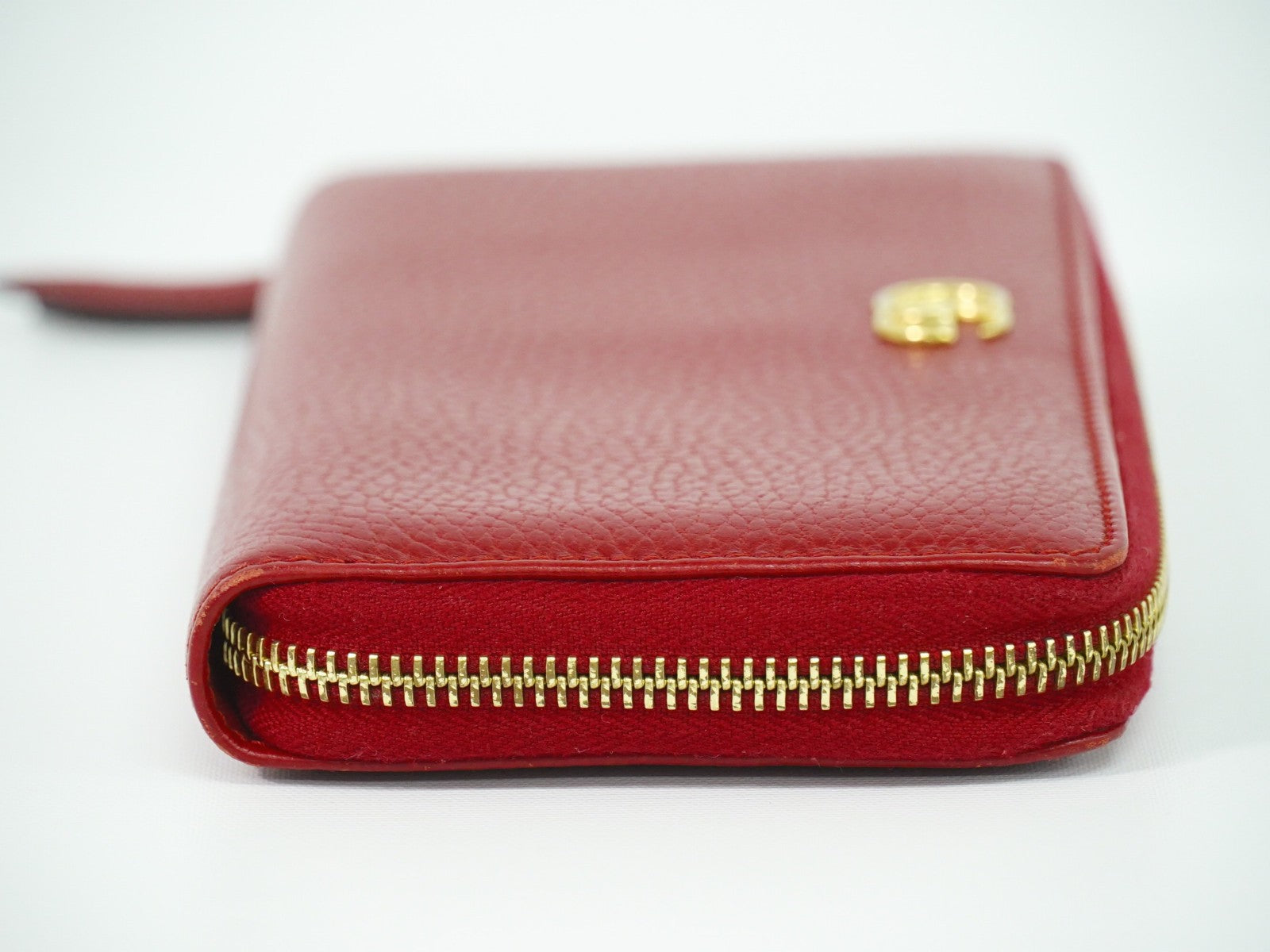 Gucci Gg Marmont Zip Around Wallet Leather Red Leather Wallets Accessory (Pre-Owned)