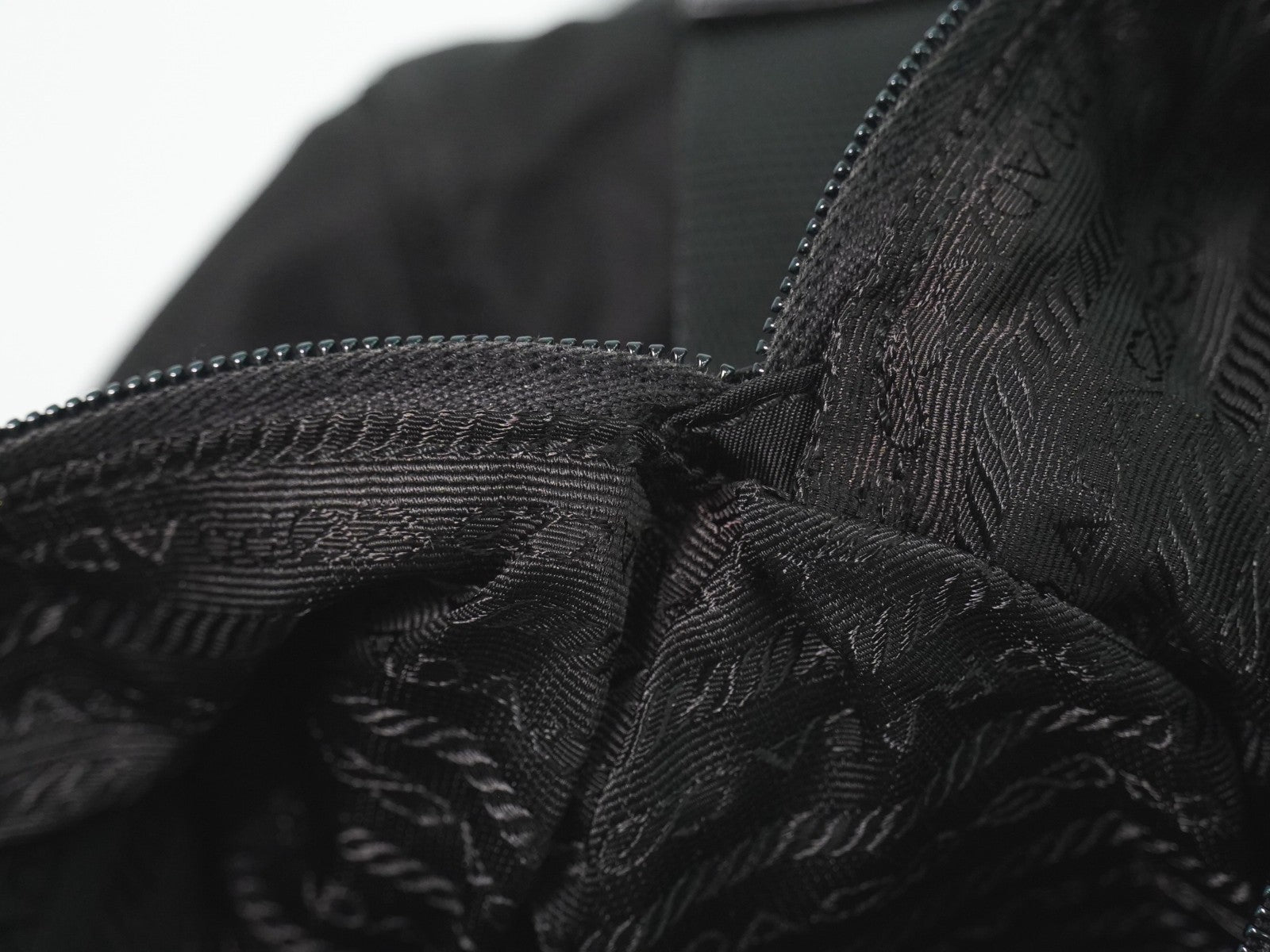 Prada Front Zip Messenger Bag Tessuto Black Nylon Shoulder Bag Bag