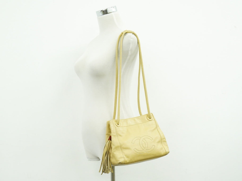 Chanel Vintage Cc Tassel Shoulder Bag Lambskin Beige Leather Shoulder Bag Bag