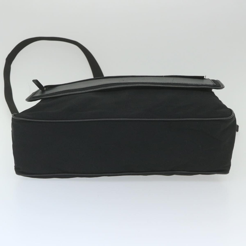 Gucci Vintage Flap Crossbody Bag Nylon Black Nylon Shoulder Bag Bag (Pre-Owned)