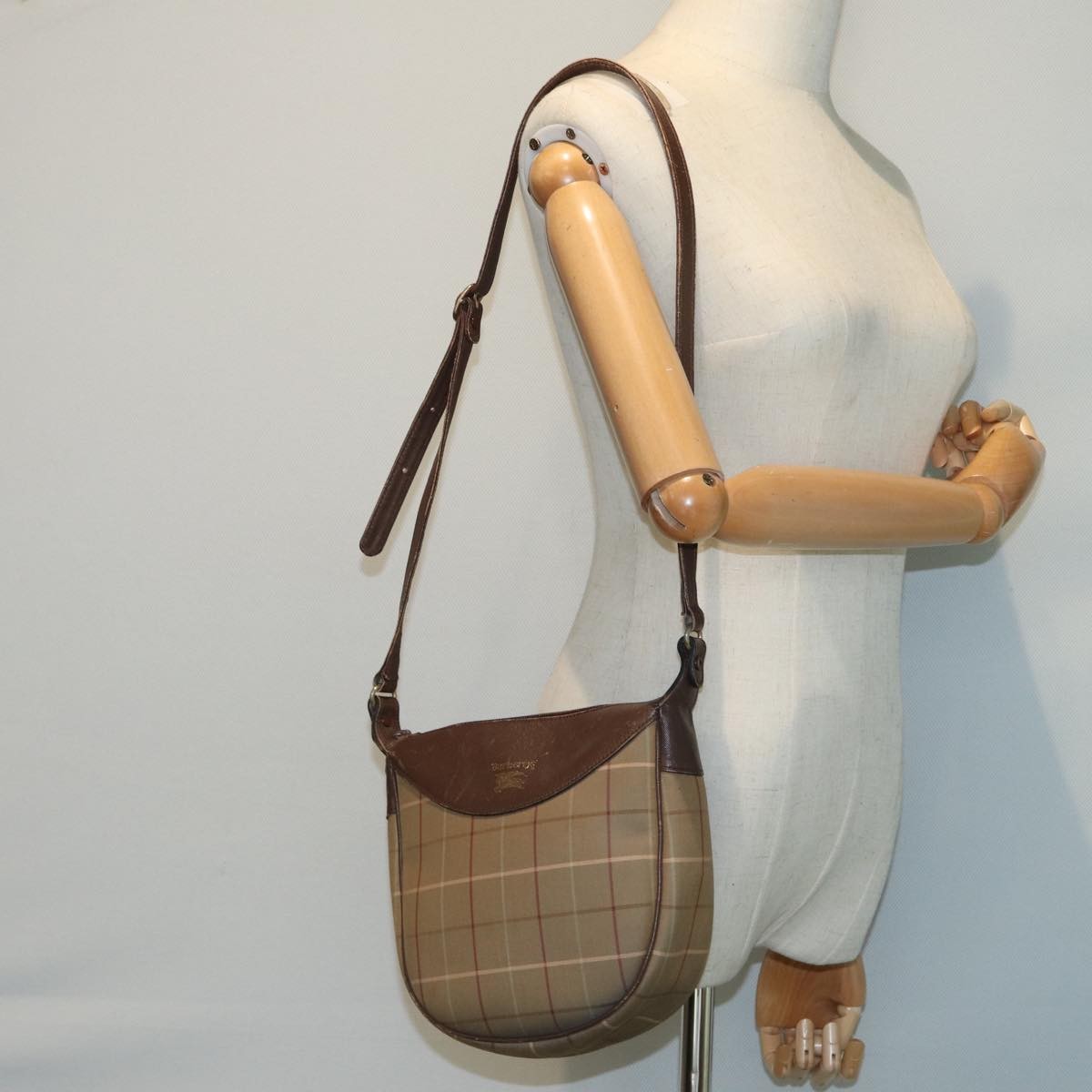 Burberry Nova Check Shoulder Bag Canvas And Leather Beige Canvas Shoulder Bag