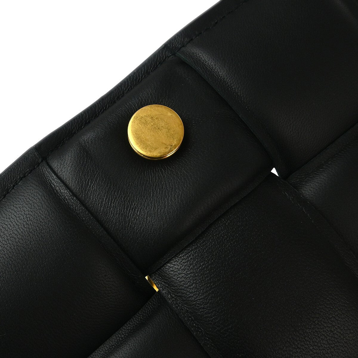 Bottega Veneta Cassette Chain Crossbody Bag Padded Maxi Intrecciato Leather Black Leather Shoulder Bag Bag