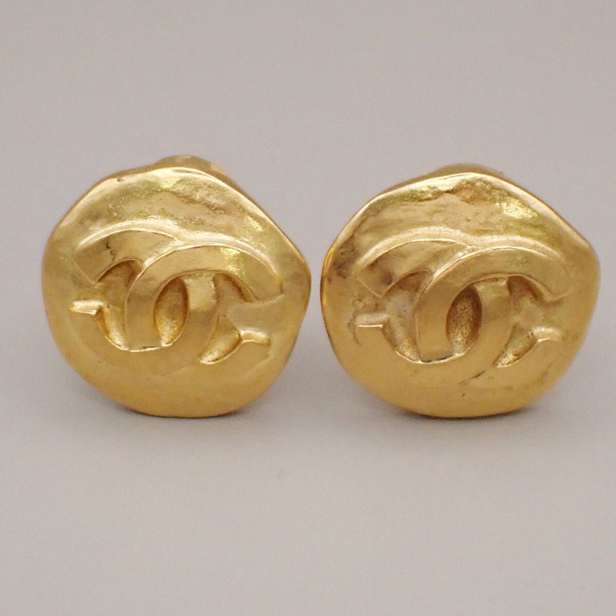 Chanel Vintage Cc Round Clip-On Earrings Metal Gold Gold_Plated Earrings Jewelry