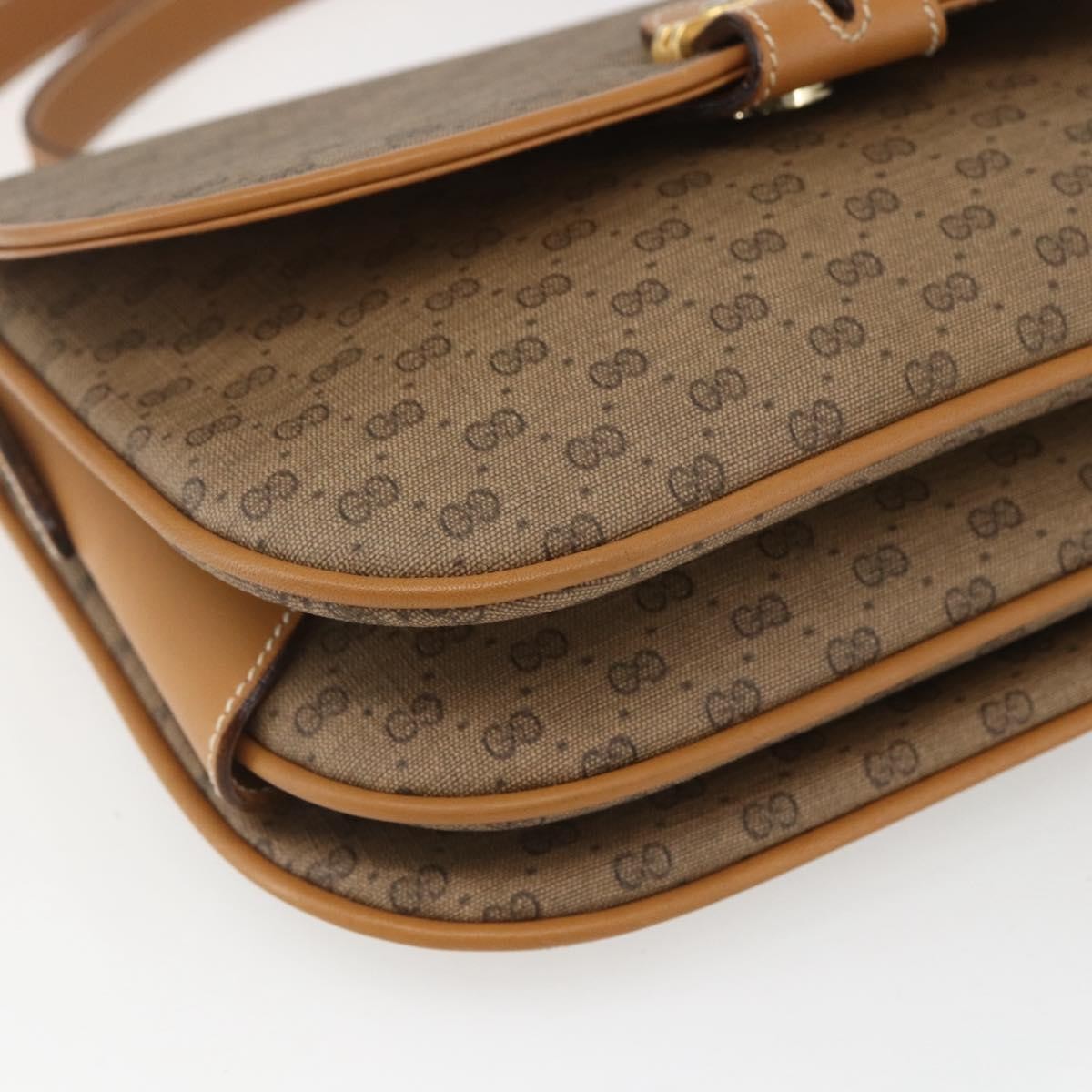 Gucci Micro Gg Supreme Shoulder Bag Gg Canvas Beige Canvas Shoulder Bag Bag (Pre-Owned)