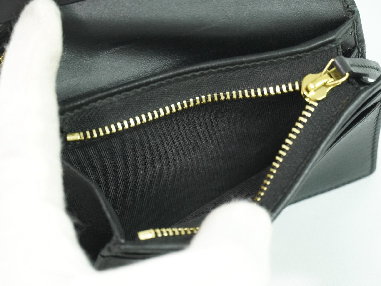Gucci Gg Marmont Wallet Leather Black Leather Wallets Accessory (Pre-Owned)