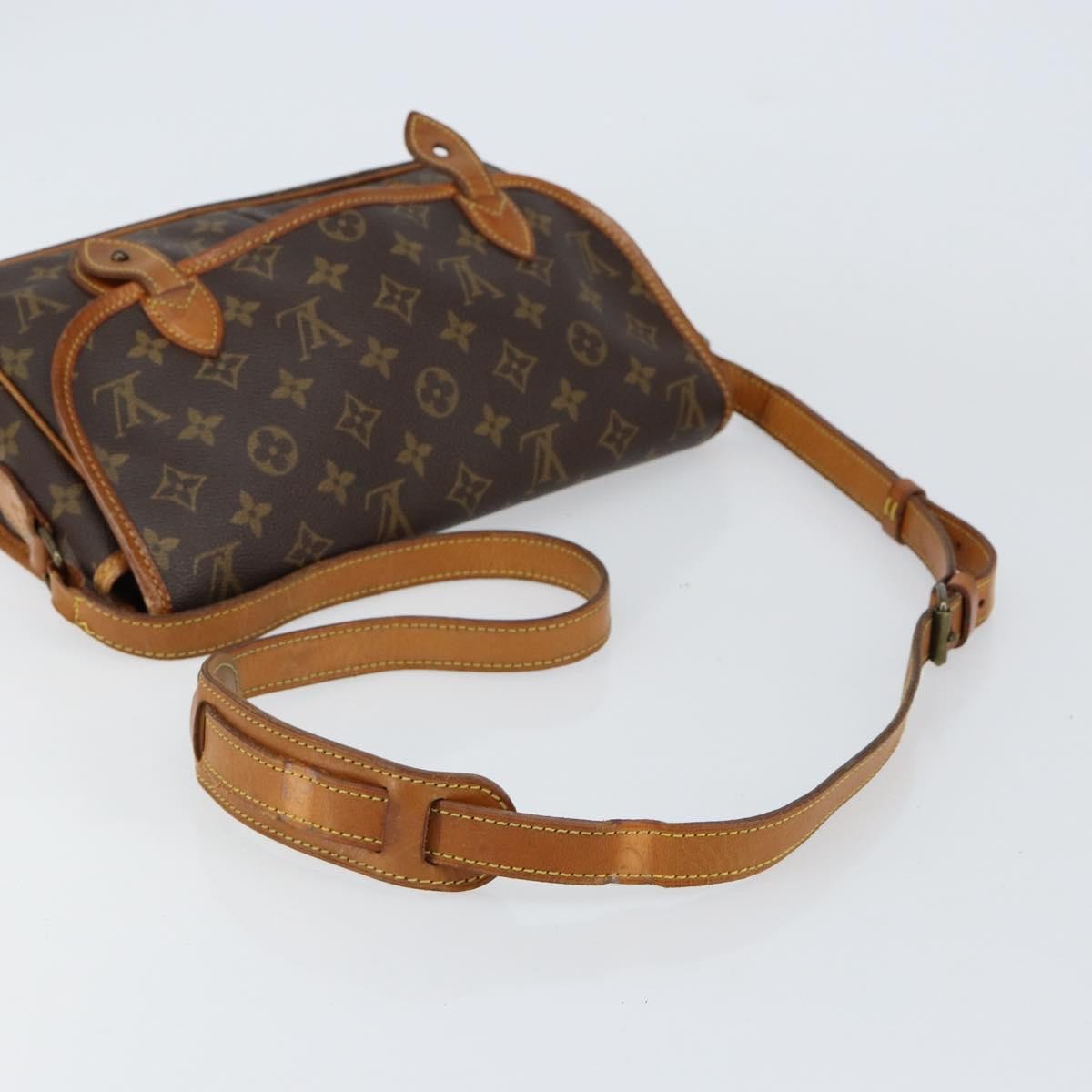 Louis Vuitton Sac Gibeciere Messenger Bag Monogram Canvas Brown Canvas Shoulder Bag