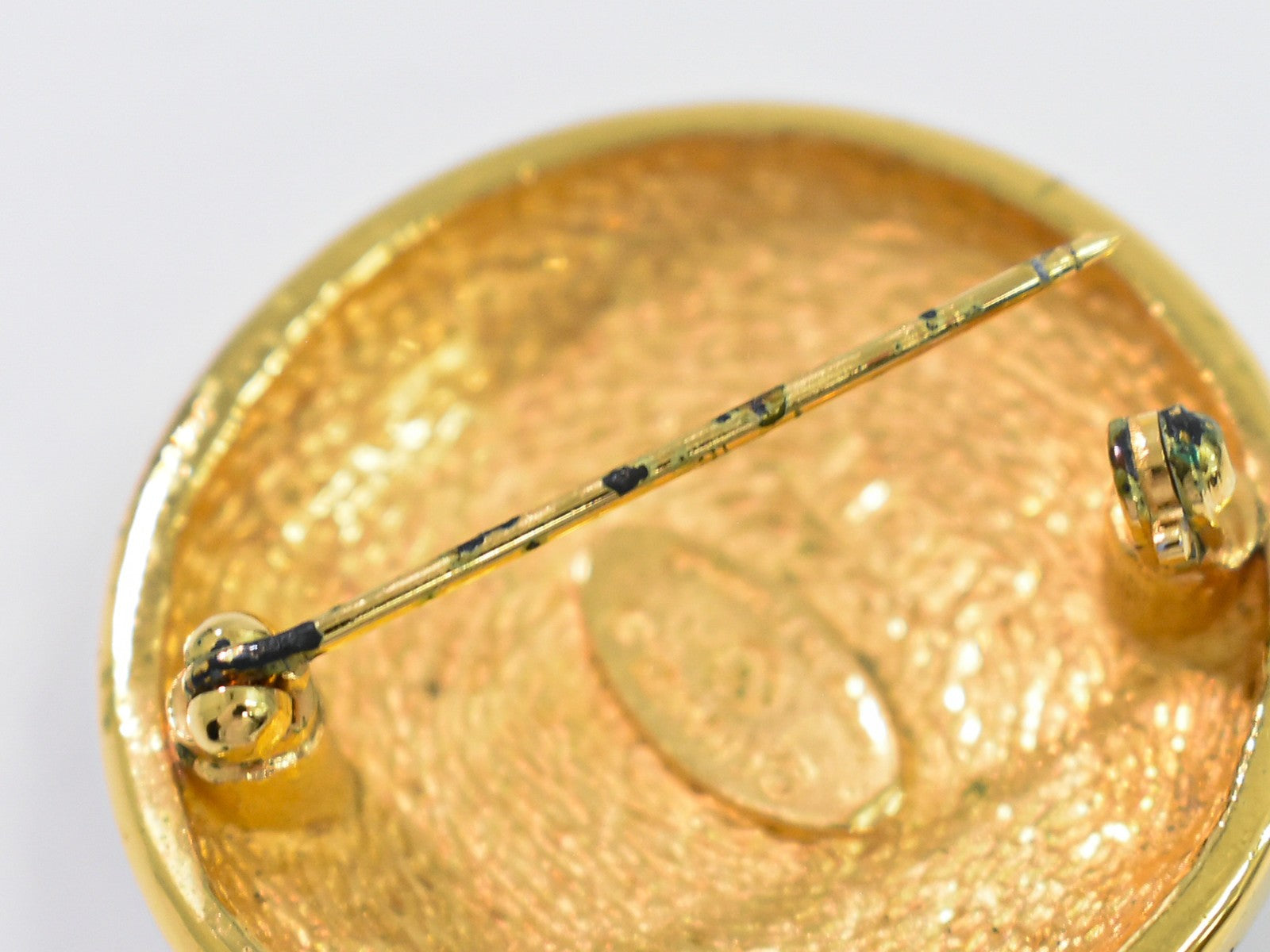 Chanel Cc Brooch Metal Gold Gold_Plated Brooch Jewelry