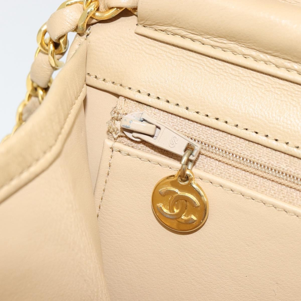 Chanel Vintage Clutch With Chain Quilted Leather Beige Leather Shoulder Bag Bag