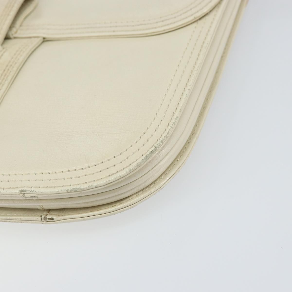 Saint Laurent Vintage Shoulder Bag Leather White Leather Shoulder Bag Bag (Pre-Owned)