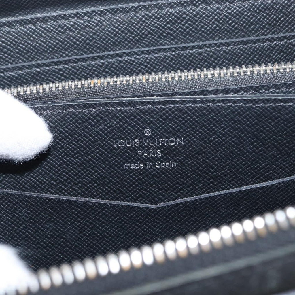 Louis Vuitton Zippy Xl Taiga Leather Black Leather Wallets Accessory