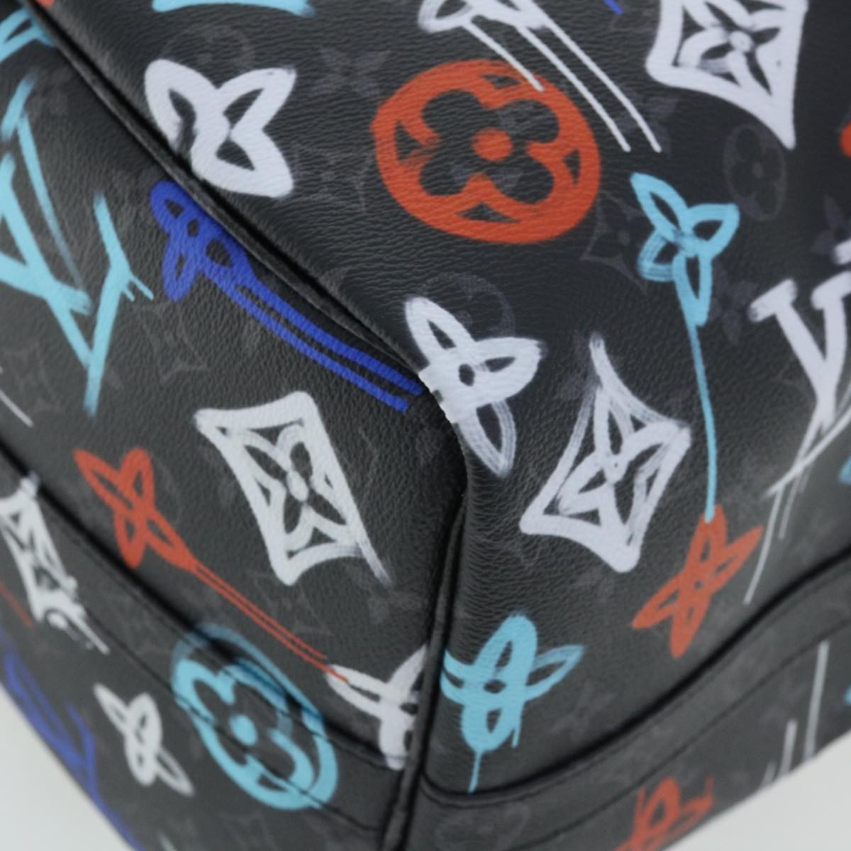 Louis Vuitton Keepall Bandouliere Bag Graffiti Monogram Eclipse Canvas Multicolour Canvas Bag