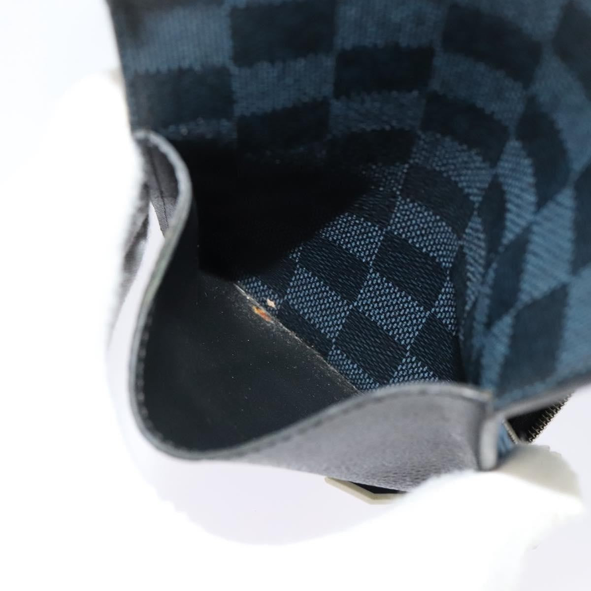 Louis Vuitton Pochette Phone Damier Graphite Canvas Gray Canvas Shoulder Bag