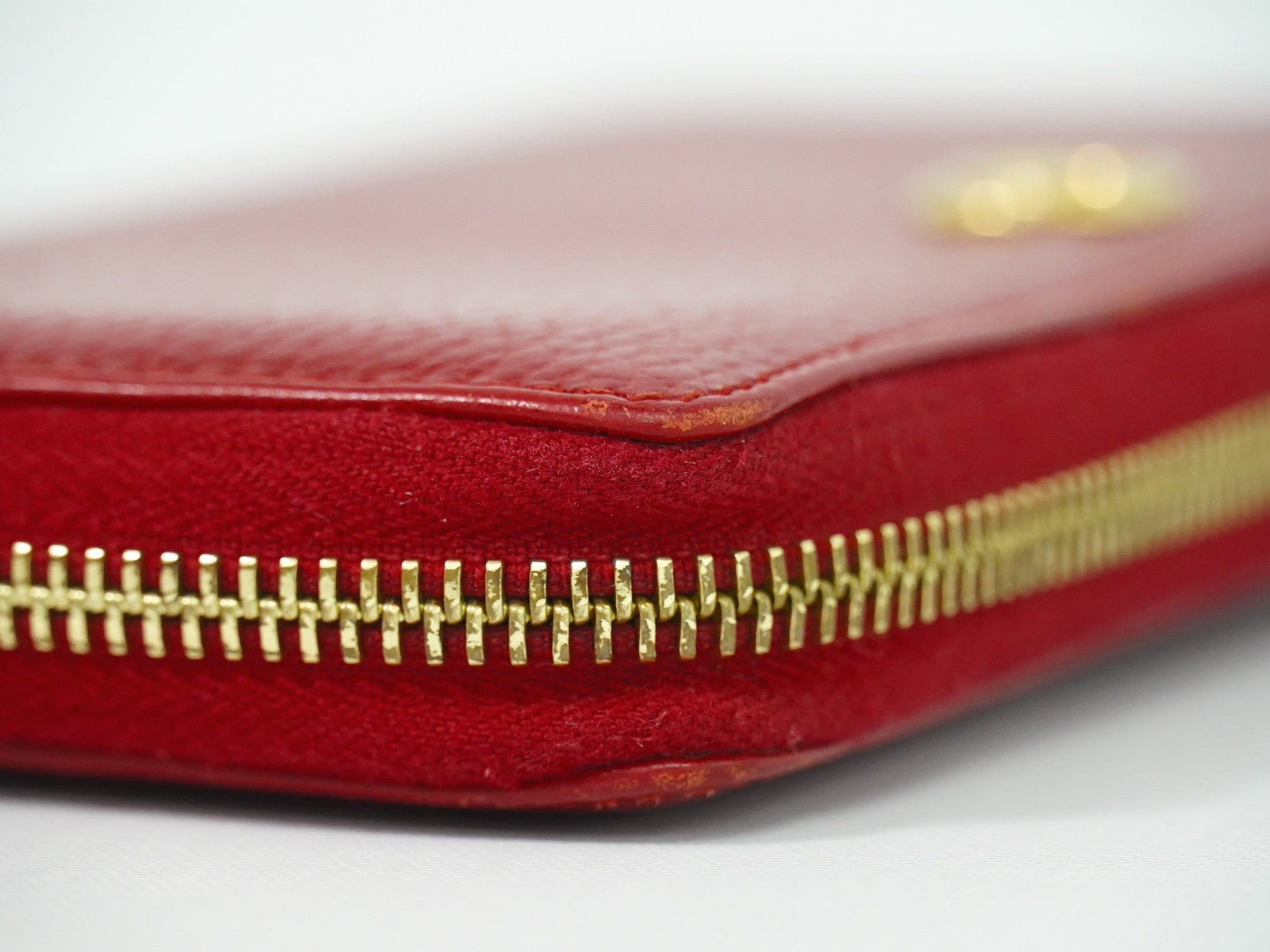 Gucci Gg Marmont Zip Around Wallet Leather Red Leather Wallets Accessory (Pre-Owned)