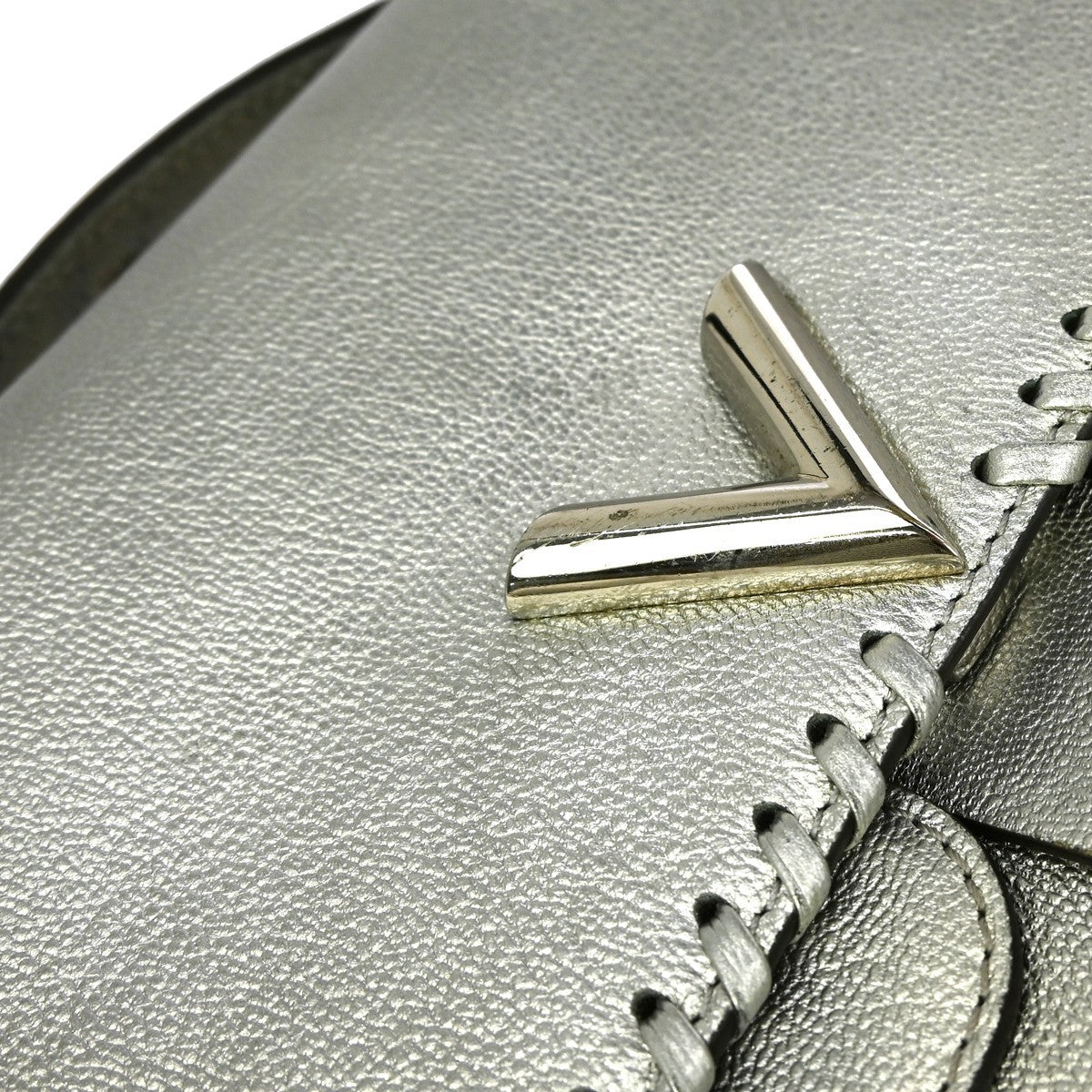 Louis Vuitton Very Chain Bag Whipstitch Leather Silver Leather Shoulder Bag