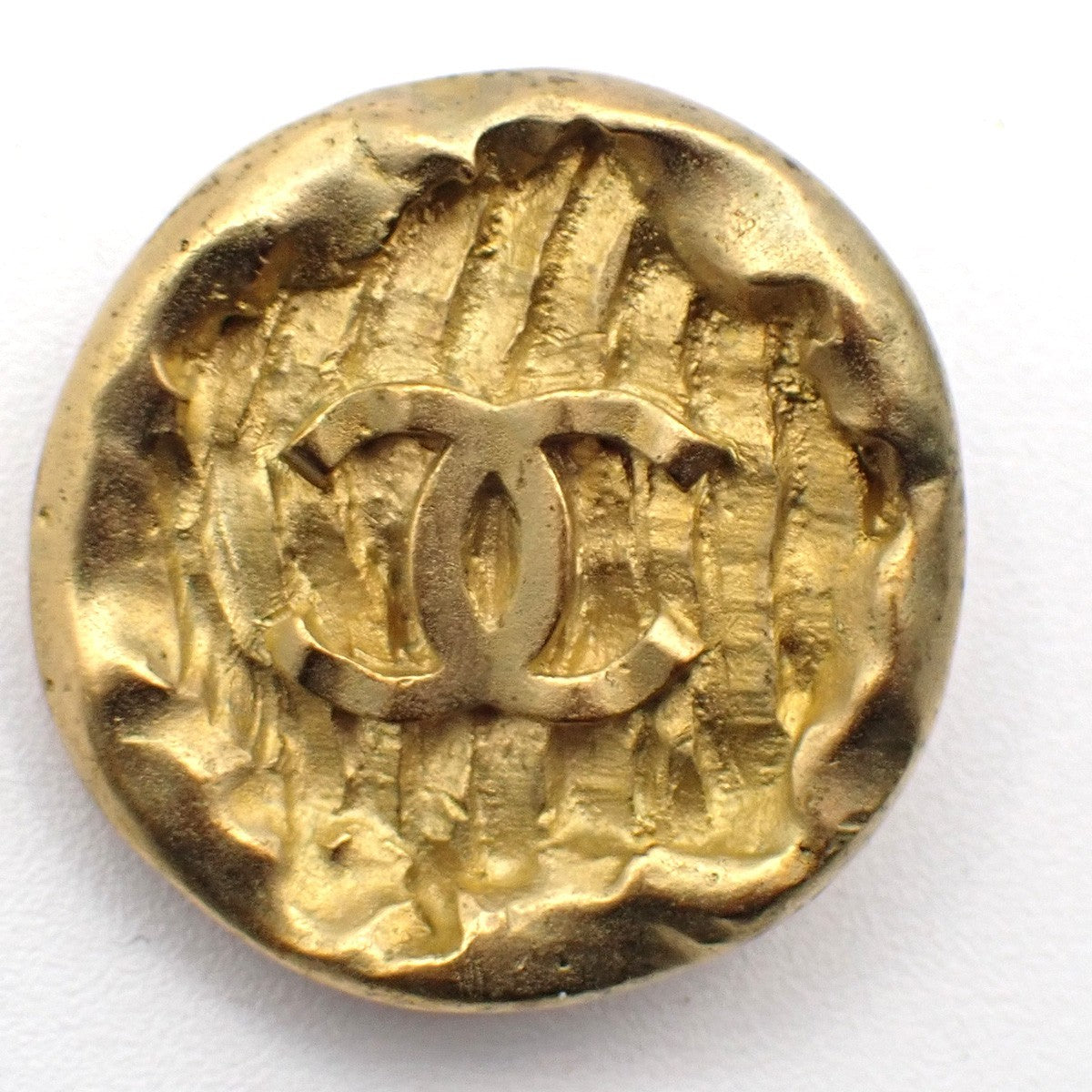 Chanel Vintage Cc Round Button Clip-On Earrings Metal Gold Gold_Plated Earrings Jewelry