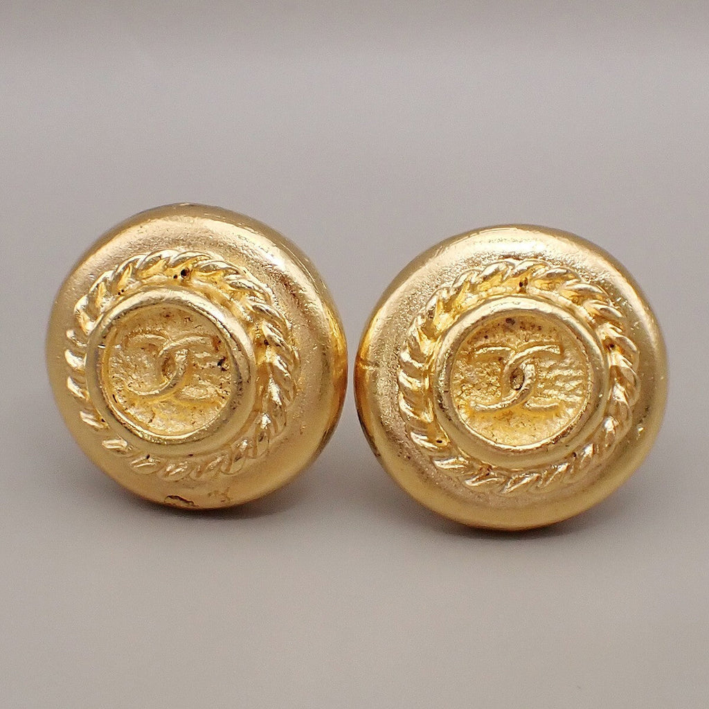 Chanel Vintage Cc Logo Round Clip On Earrings Textured Metal Gold Gold_Plated Earrings Jewelry