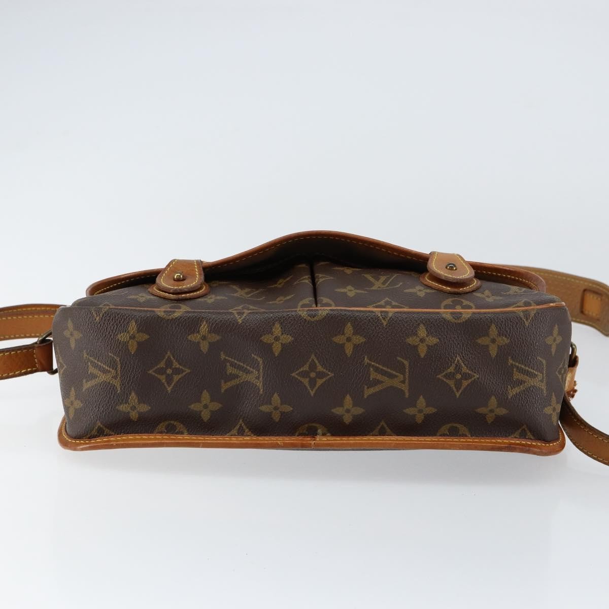Louis Vuitton Sac Gibeciere Messenger Bag Monogram Canvas Brown Canvas Shoulder Bag