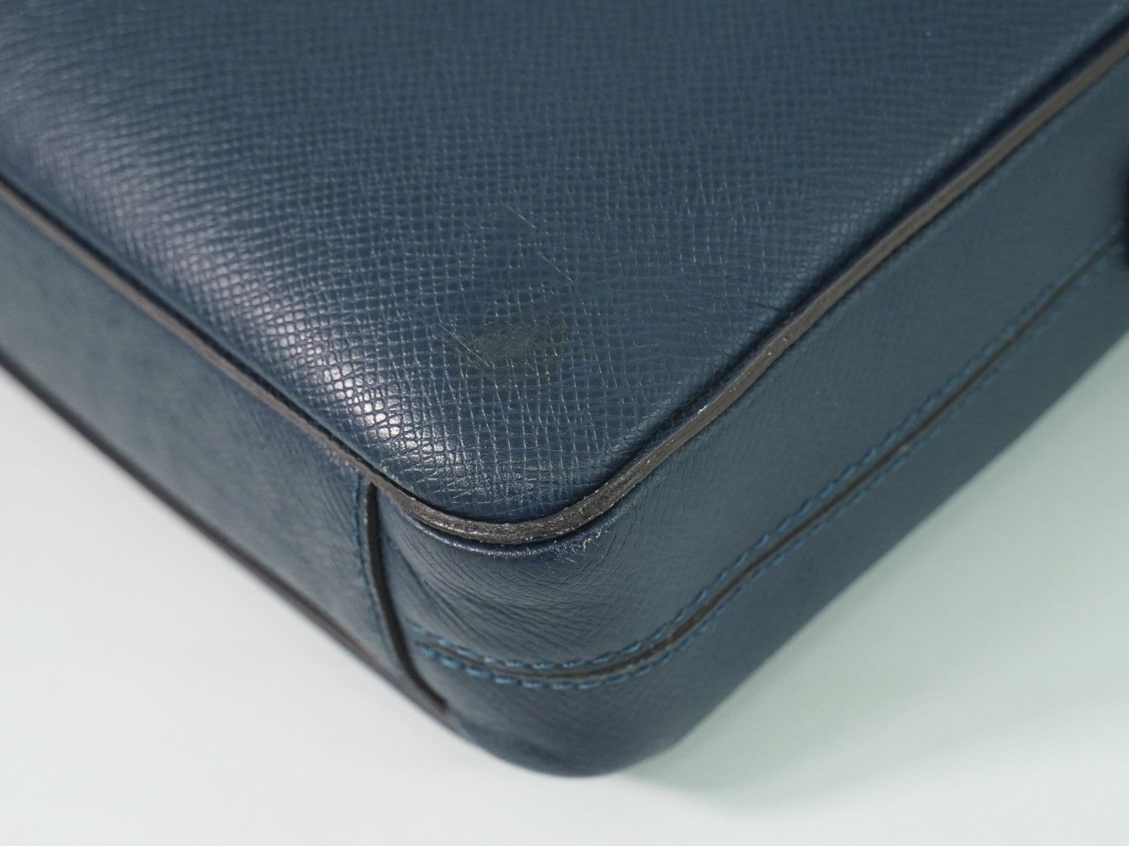 Louis Vuitton Porte-Documents Business Bag Taiga Leather Navy Leather Briefcase Bag